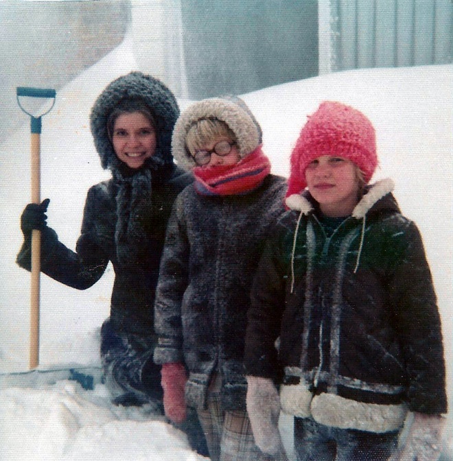gayle-billi-lori-snowed-in-christmas-1972_edited-1